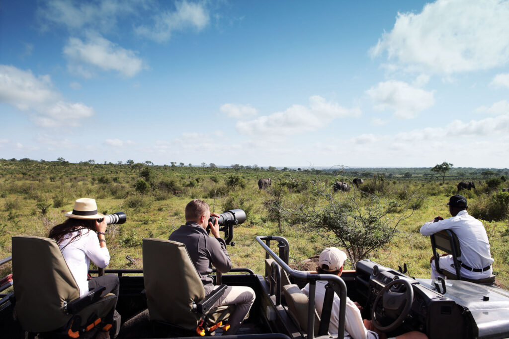 [Infographic]: What to Pack for a Photographic Safari in Tanzania