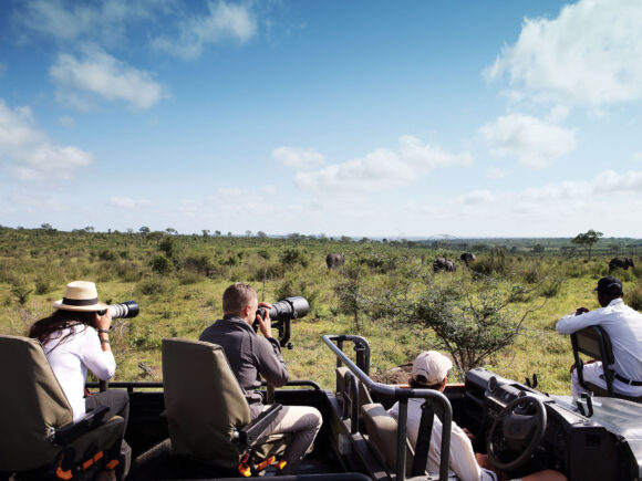 [Infographic]: What to Pack for a Photographic Safari in Tanzania