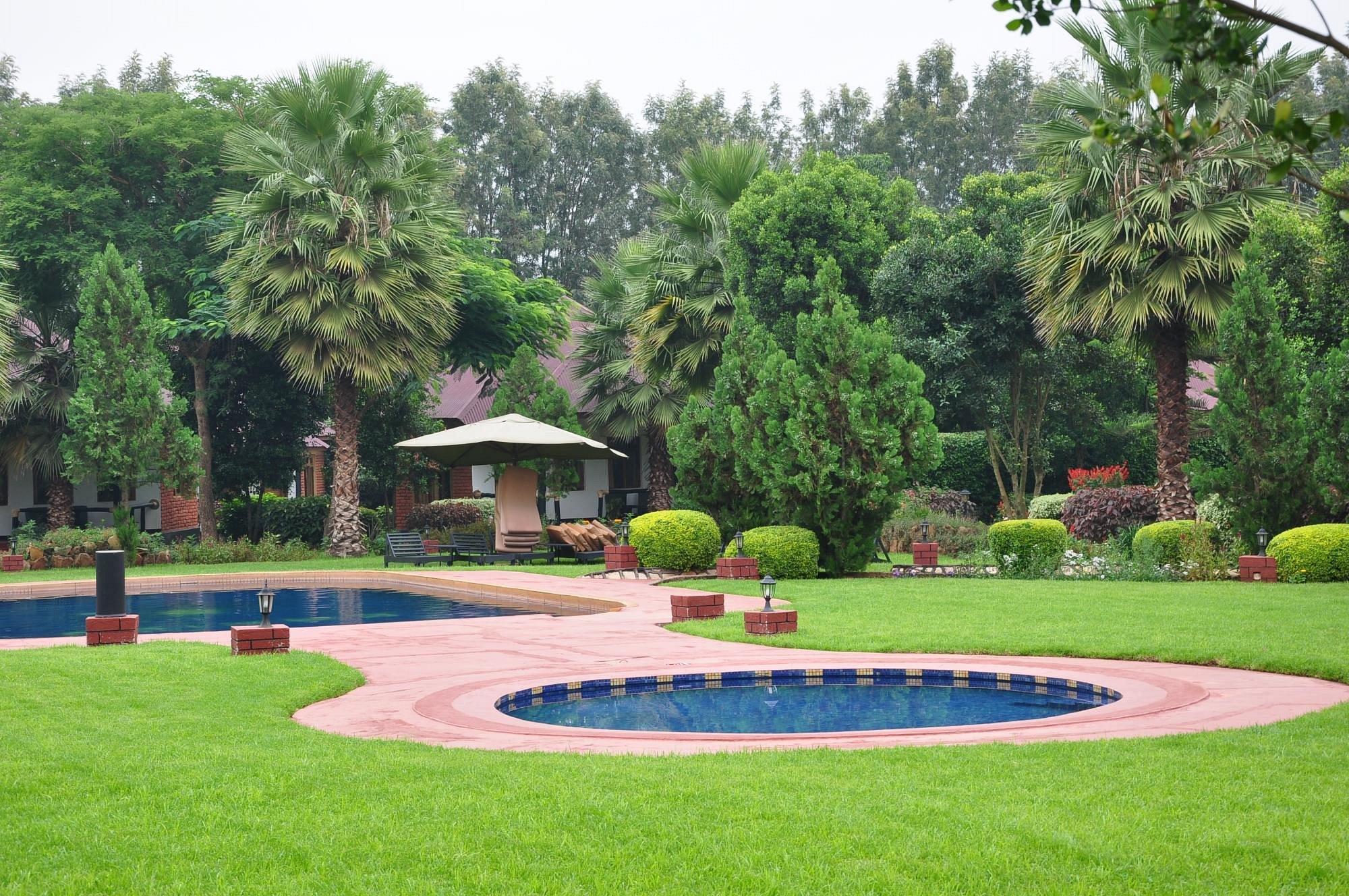 Bougainvillea Safari Lodge