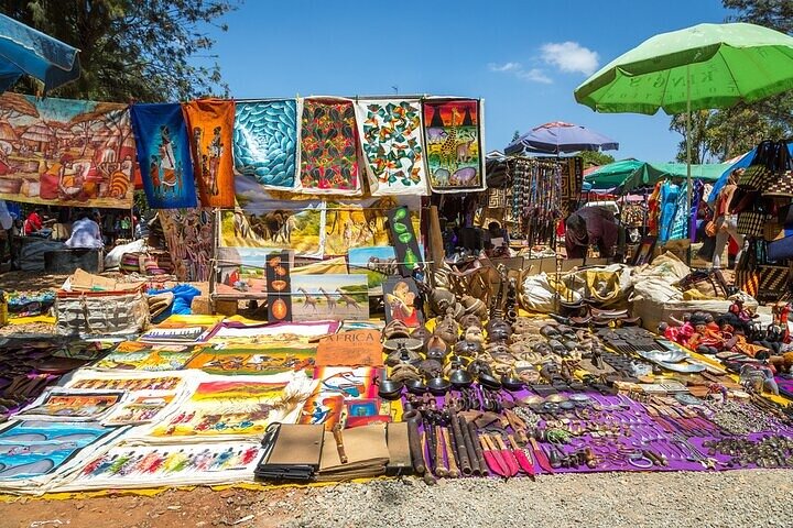 Arusha City Walking Tour & Local Lunch